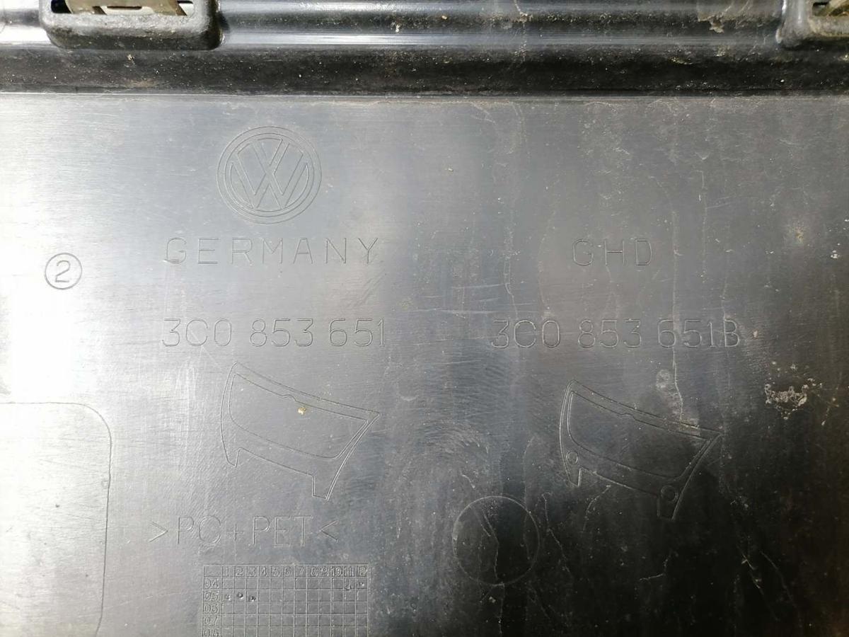 VW Passat 3C original K&uuml;hlergrill f&uuml;r Fahrzeuge mit Parkhilfe PDC Bj.2005